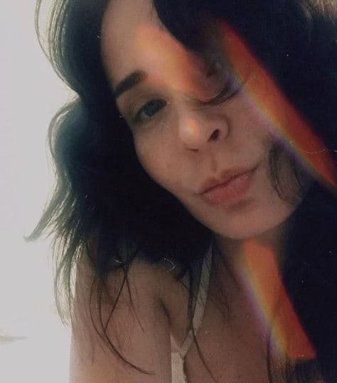 La actriz Adriana Louvier eligió sus redes sociales para enviarle un mensaje a su esposo Guto Salas para conmemorar sus dos años de matrimonio.