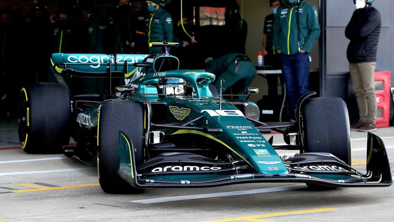 Sebastian Vettel y Lance Stroll, de Aston Martin, competirán en este AMR22.