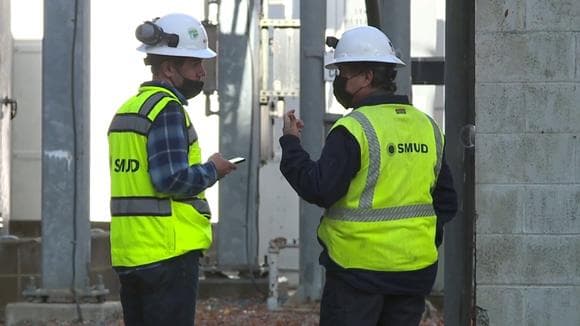 Apagón eléctrico se extiende hasta el viernes tras incendio en el centro de Sacramento