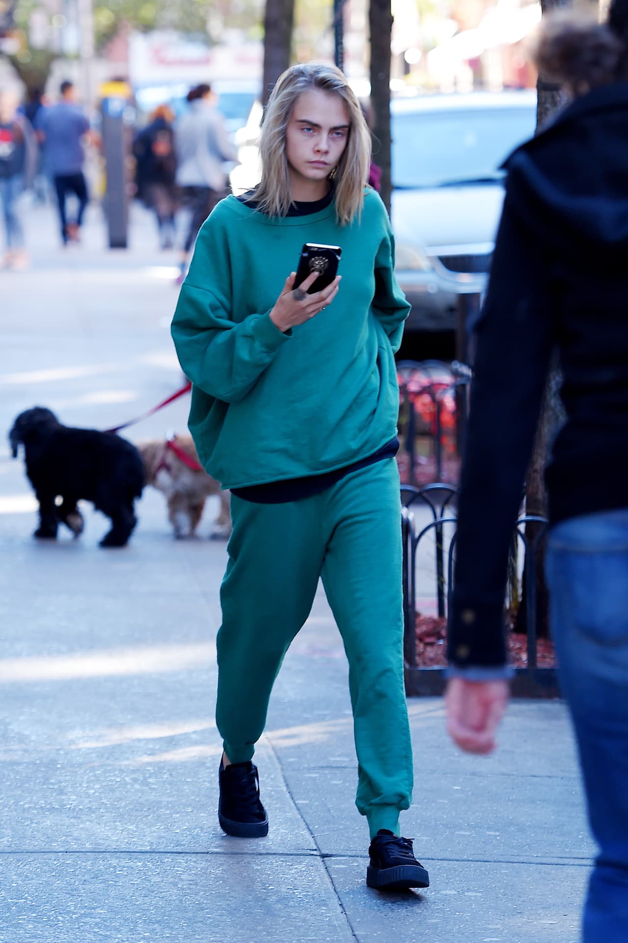 Cara Delevingne al natural por Manhattan.