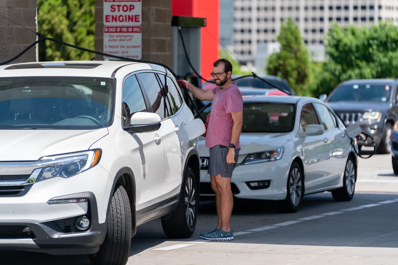 GasBuddy informó que más del 20% de las estaciones en Atlanta se quedaron sin gasolina.