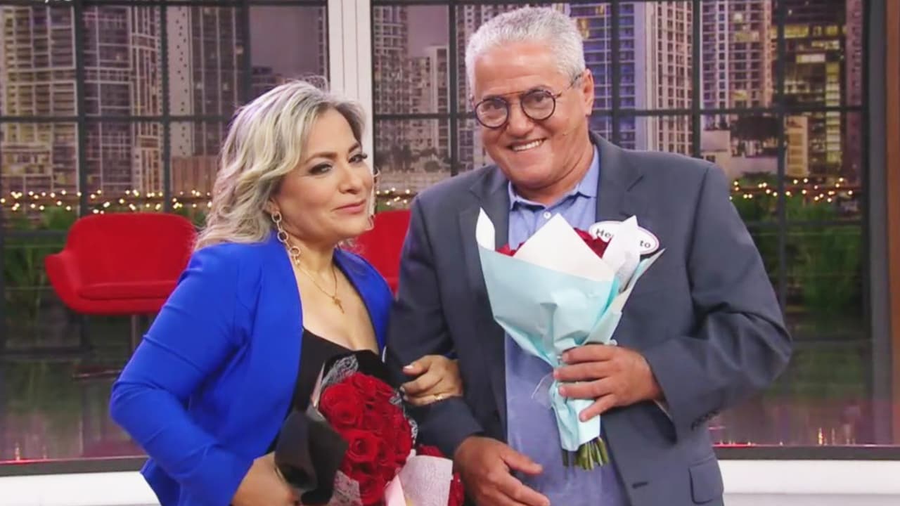 Poco después, la pareja volvió y 
<b><a href="https://www.univision.com/shows/enamorandonos/otro-triple-si-y-ahora-con-rosas-heriberto-esta-impresionado-con-adriana-y-su-familia-video" target="_blank">Heriberto reveló que su flechada había despertado sentimientos muy profundos en él</a></b> como nunca antes le había pasado. Así que se fueron juntos del brazo una vez más, no sin que el amoroso le diera tres ramos de flores, pera ella, su mamá y su hermana.