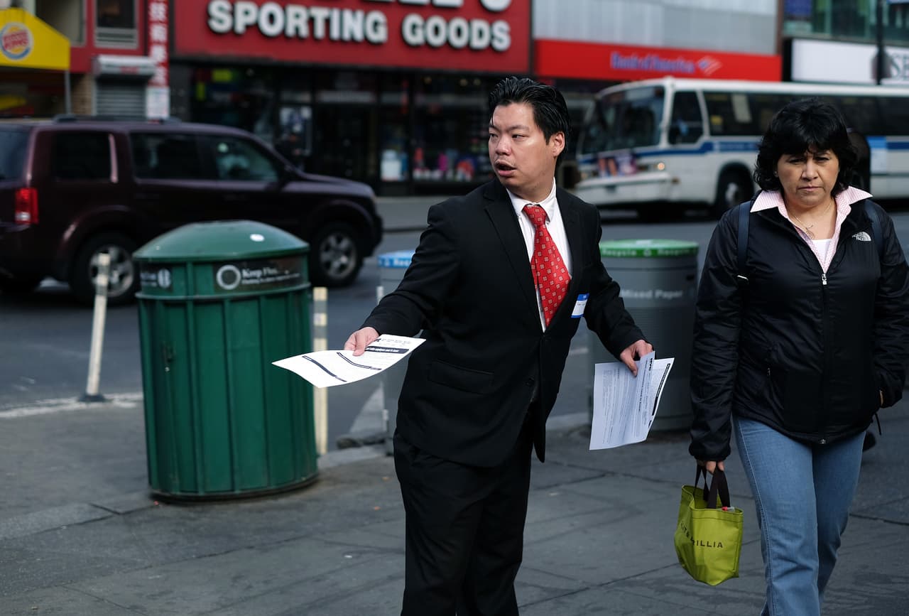 Reparten derechos laborales a empleadas en Nueva York