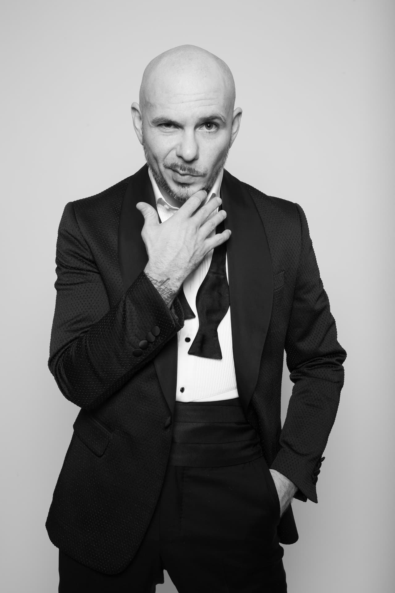 <b>Pitbull</b> ya tiene todo listo para presentar por primera vez en TV el tema 'I Believe taht We Will Win', el cual es un llamado a la esperanza y resilencia.