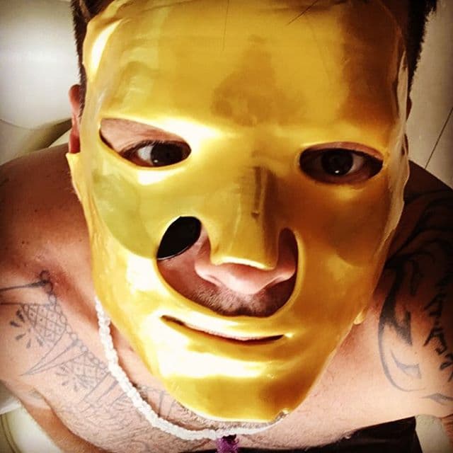 Lo que dejó en 'shock' a muchos fue la máscara con la que apareció Ricky Martin en sus redes sociales.