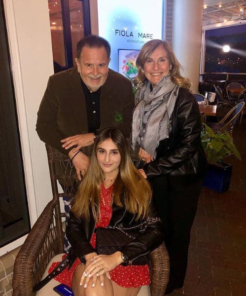 Rauly y su esposa Mily tuvieron un feliz fin de semana en familia, pues viajaron a Washington para ver a Mia.