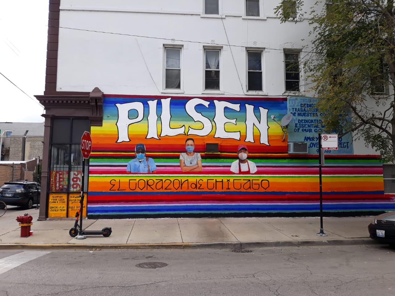 El vecindario de Pilsen es conocido en Chicago por su arte público y, en particular, sus muchos murales coloridos y distintos a lo largo de la calle 16 y más allá.