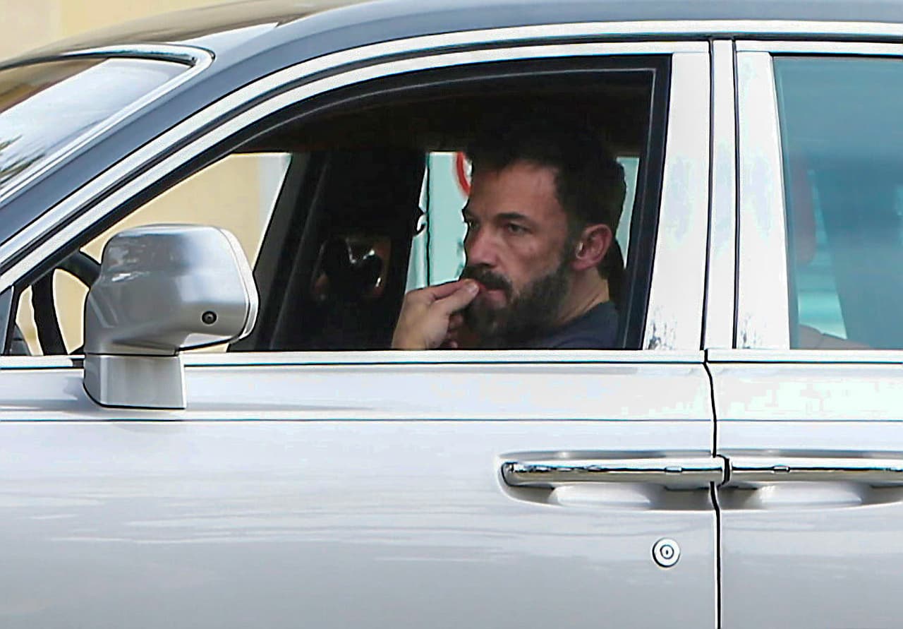 En total, los tres Rolls Royce suman un valor de 
<b>1.2 millones de dólares.</b>
<br>