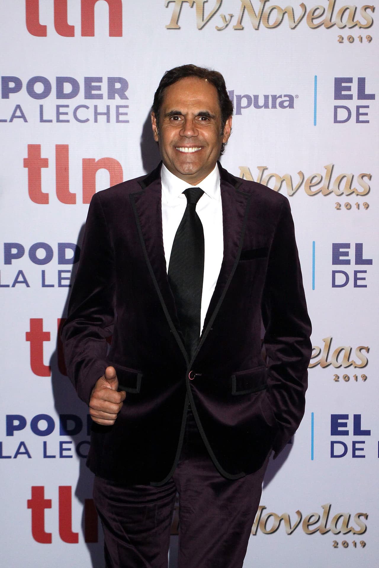 Jaitovich organiza la primera edición del 
<b><a href="https://www.televisa.com/distrito-comedia/festival-comedia-en-corto" target="_blank">Festival Comedia en Corto</a></b>, que tiene la finalidad de descubrir nuevos talentos en el género.