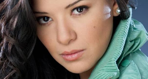 A Gabriela la disfrutamos cada tarde en "A que no me dejas", donde da vida 'Chelo', la nana del tierno 'Mauricio'.