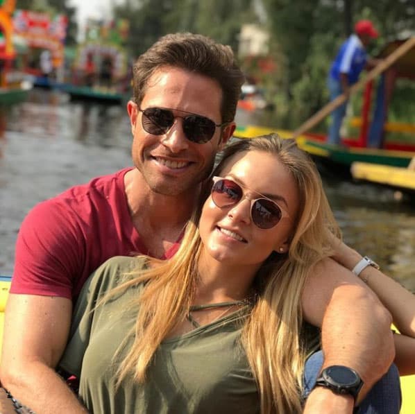 "¡¡A tu lado todo siempre es mejor!! Te Amo @angeliqueboyer", se lee en esta fotografía que el galán publicó en esa misma red social.