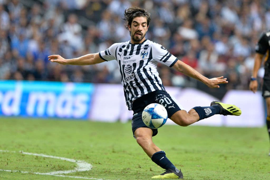 Rodolfo PizarroLa joya de Chivas de Guadalajara pasó a defender la camiseta de los Rayados de Monterrey, en un traspaso que alcanzó los 16 millones de dólares, siendo el más alto del fútbol mexicano.