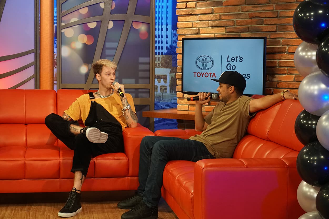 The music artist chilled and met with some of our lucky listeners inside the Uforia Lounge.