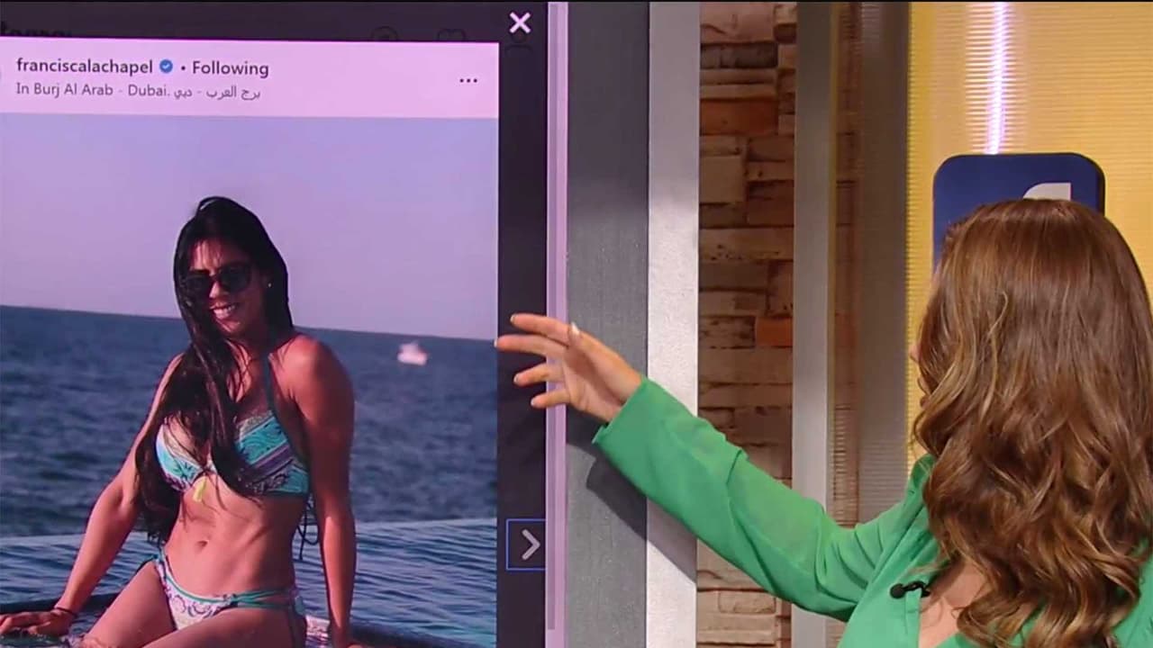 Fotografías que también fueron comentadas en el show, donde Ana Patricia alabó el "cuerpower" de su mana y le mandó un travieso mensaje.