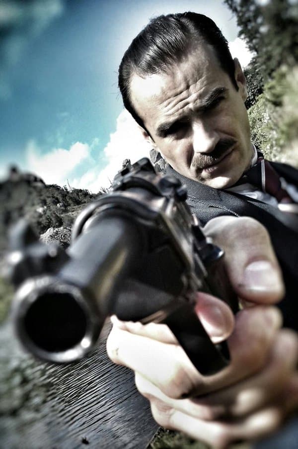 4. Tiene un aire de chico malo que lo convierte en todo un villano de telenovela. No cabe duda de que sus miradas matan… ¡pero de amor!