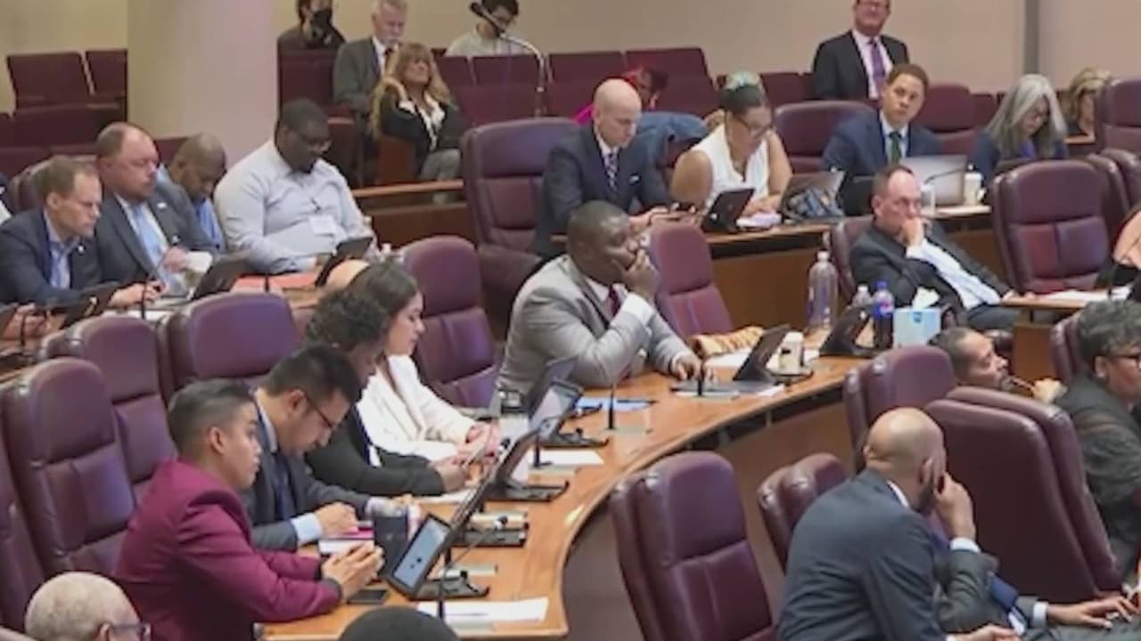 Concilio Municipal de Chicago sigue sin acuerdo para presupuesto de 2026: esto se debate