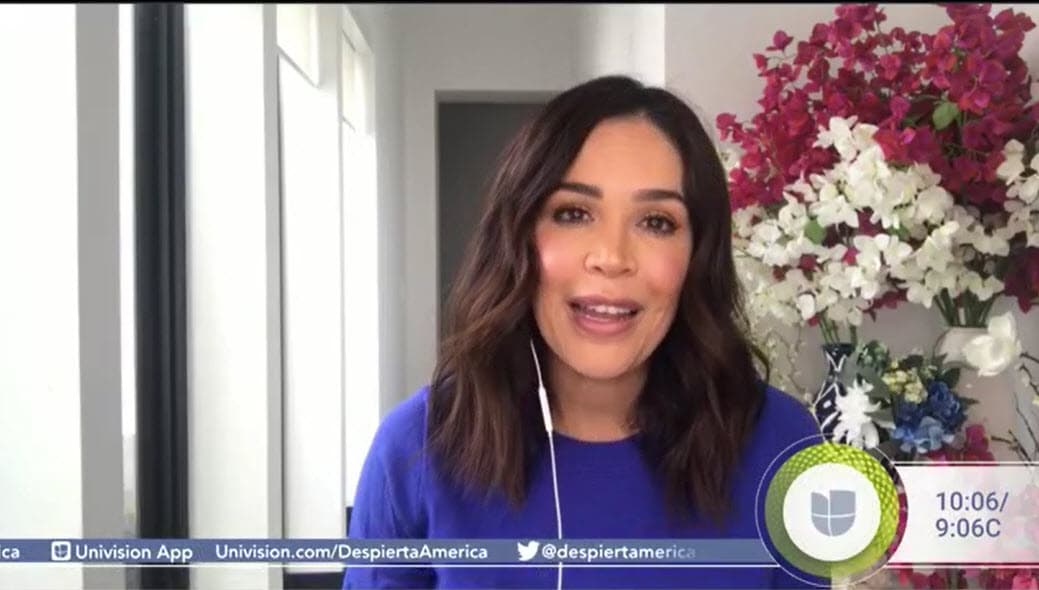 Este lunes, en esa red social compartió que se está 
<b><a href="https://www.univision.com/shows/despierta-america/lo-tuve-y-lo-tengo-todavia-karla-agradece-los-halagos-de-los-doctores-al-verla-tan-respuesta-del-coronavirus-video" target="_blank">"librando la batalla"</a></b> y que lo ha hecho con valentía. 
<br>