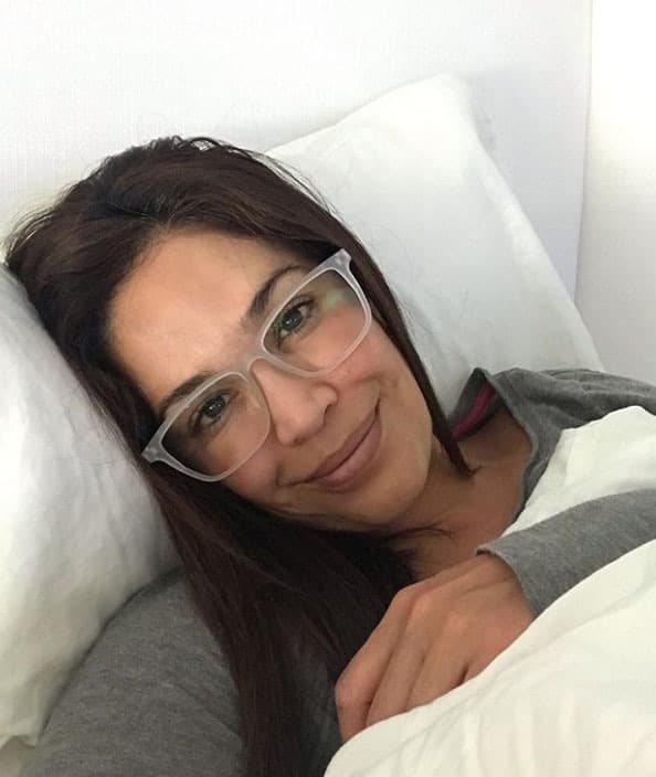 El pasado viernes, la conductora mexicana se presentó en vivo desde la comodidad de su hogar y dijo que a pasar de presentar síntomas parecidos a los de la gripe, se encontraba con toda la actitud: "tengo mucha fe como siempre, estoy tranquila y que sea lo que Dios quiera".