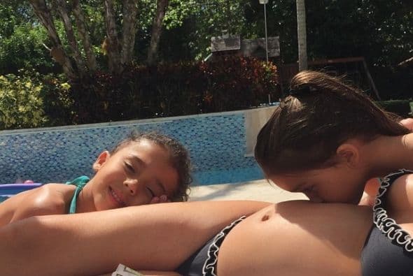 Las hijas de Bárbara están muy emocionadas.