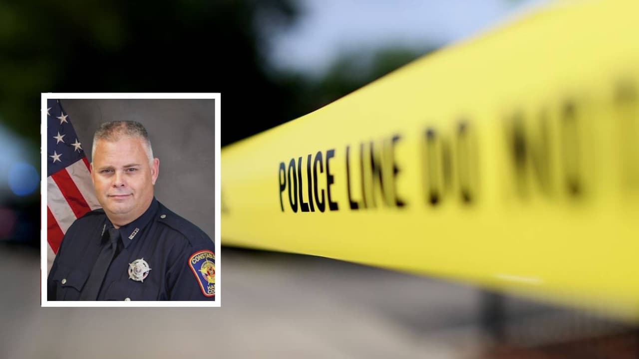 Charles Galloway tenía más de 12 años de servicio y trabaja en el precinto 5 del condado Harris. Mientras que Ramón Gutiérrez era un veterano con más de 20 años de servicio. Le sobreviven su esposa y tres hijos.