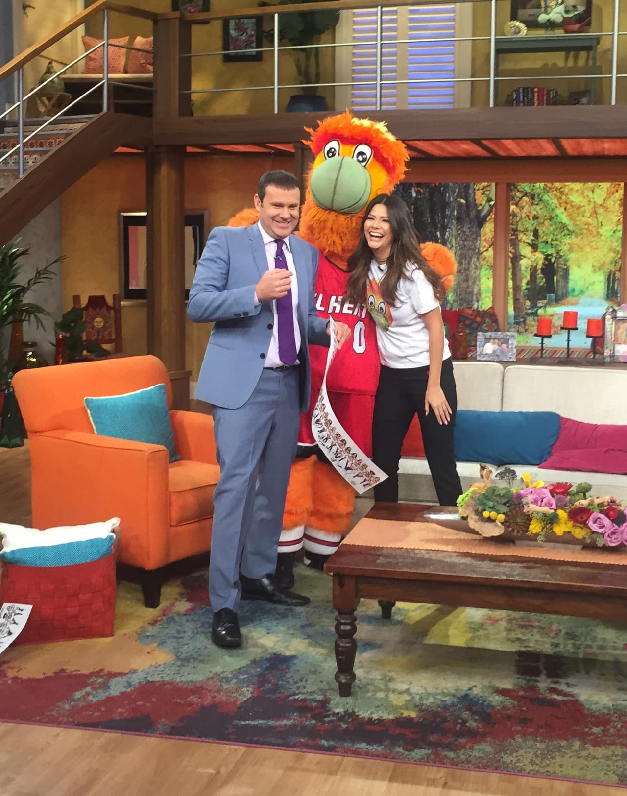 Ana Patricia no paraba de reír con las locuras de Burnie y hasta le perdonó que la despeinara.