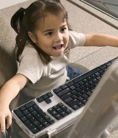 Profesor Virtual. Las herramientas tecnológicas sirven para ayudar a los maestros a dar su clase. Puede ser que muy pronto no sólo las computadoras sean útiles sino también los avatares maestros. La presencia de los alumnos y de los maestros en las aulas ya no será tal vez en unos años, una necesidad. Los profesores tendrán que modernizarse en técnicas de cómputo e Internet. Fecha prevista: 2015 Posibles estudios: ciencias de la educación.