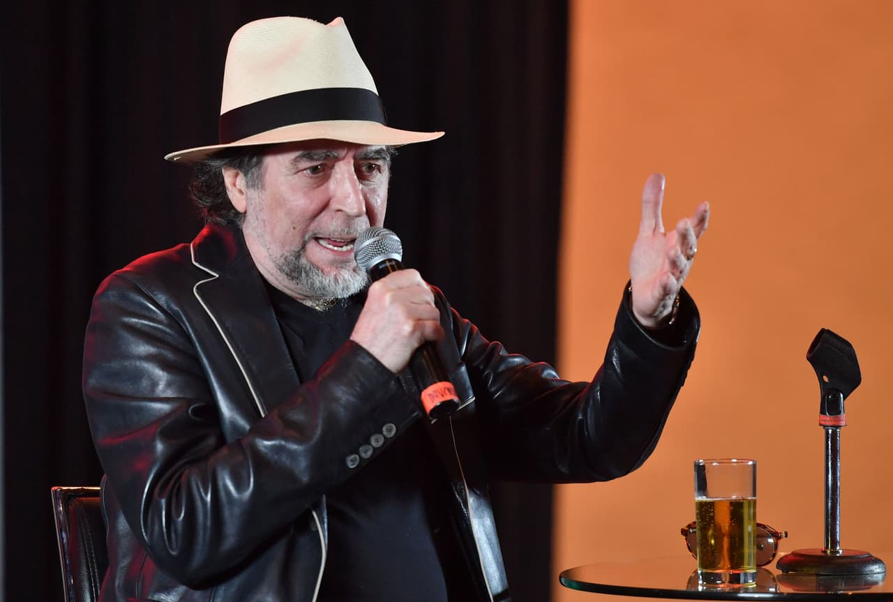 Joaquín Sabina opina tajante: “Que se metan el muro por el culo”