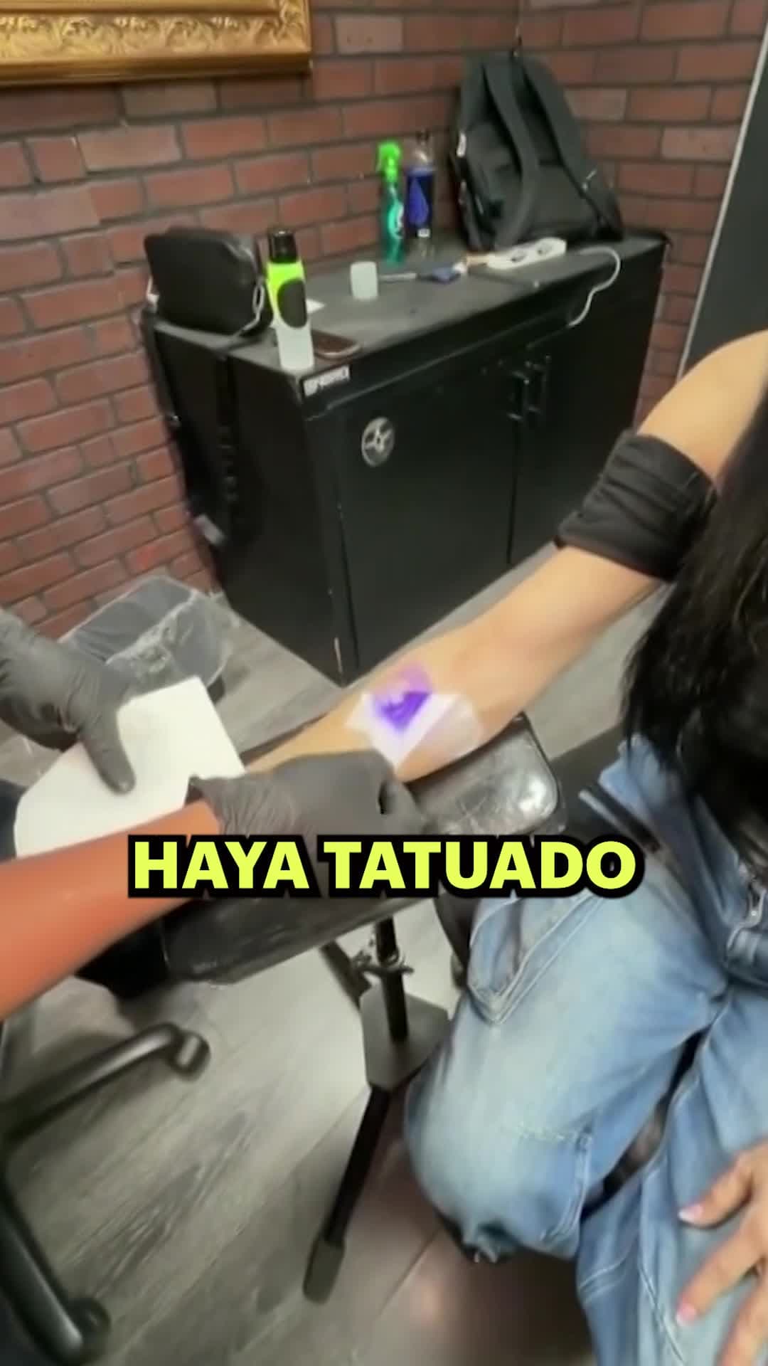 Maribel Guardia se tatuó el ojo de su hijo Julián Figueroa