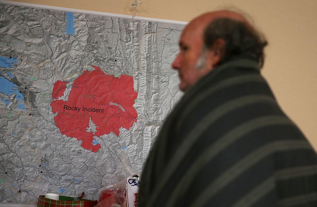 Más de 13,000 personas evacuadas por los incendios en California