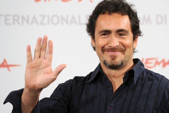 Gustavo Adolfo Infante reveló que Lisset revisó la factura del teléfono de Bichir donde encontró muchas llamadas, fue de esa manera que descubrió 
<b><a href="https://www.univision.com/entretenimiento/celebridades/amores-fugaces-y-fallidos-asi-es-la-vida-sentimental-de-kate-del-castillo-fotos">la infidelidad con Kate del Castillo</a></b>.