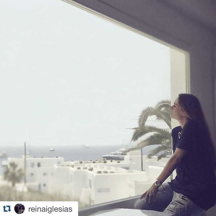 "Con la nostalgia de que se acabe la vacación... De regreso con la pila cargada. Te amo", compartió Fernando Iglesias en redes sociales.