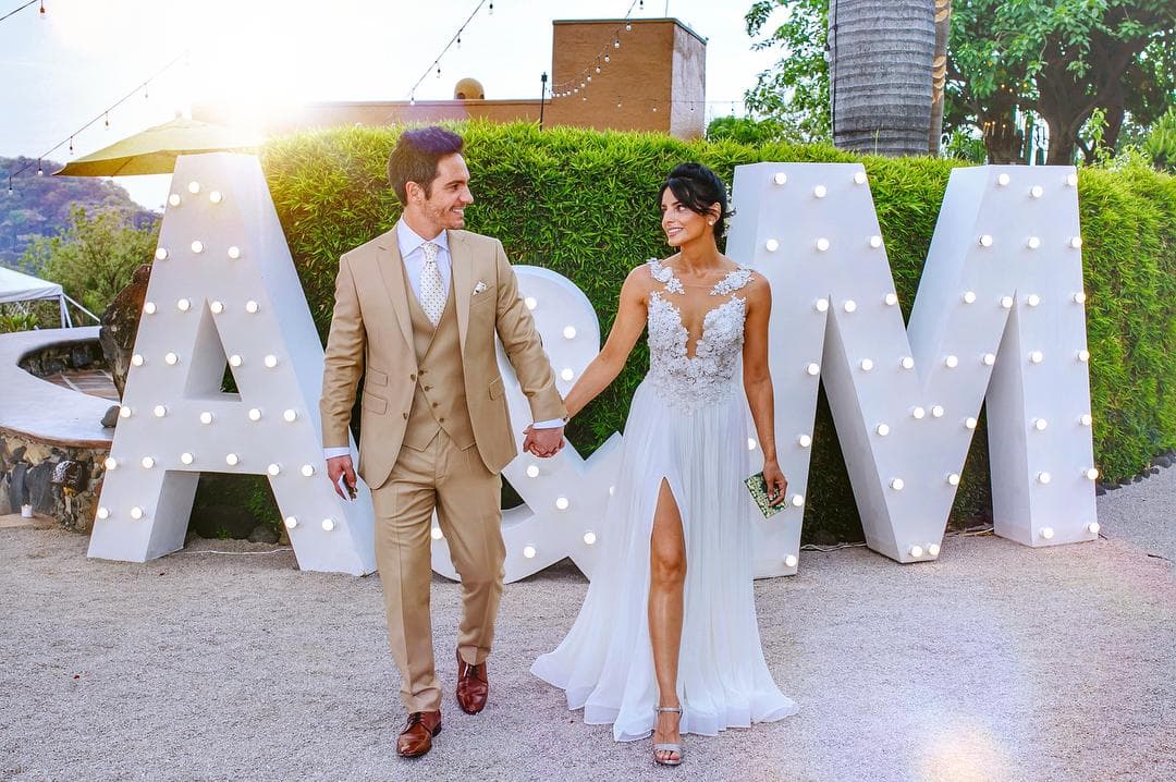 La pareja habría cumplido cuatro años de matrimonio el pasado 28 de mayo de 2016, se casaron en Tepoztlán, Morelos, México. Kailani llegó a sus vidas el 25 de febrero de 2018.