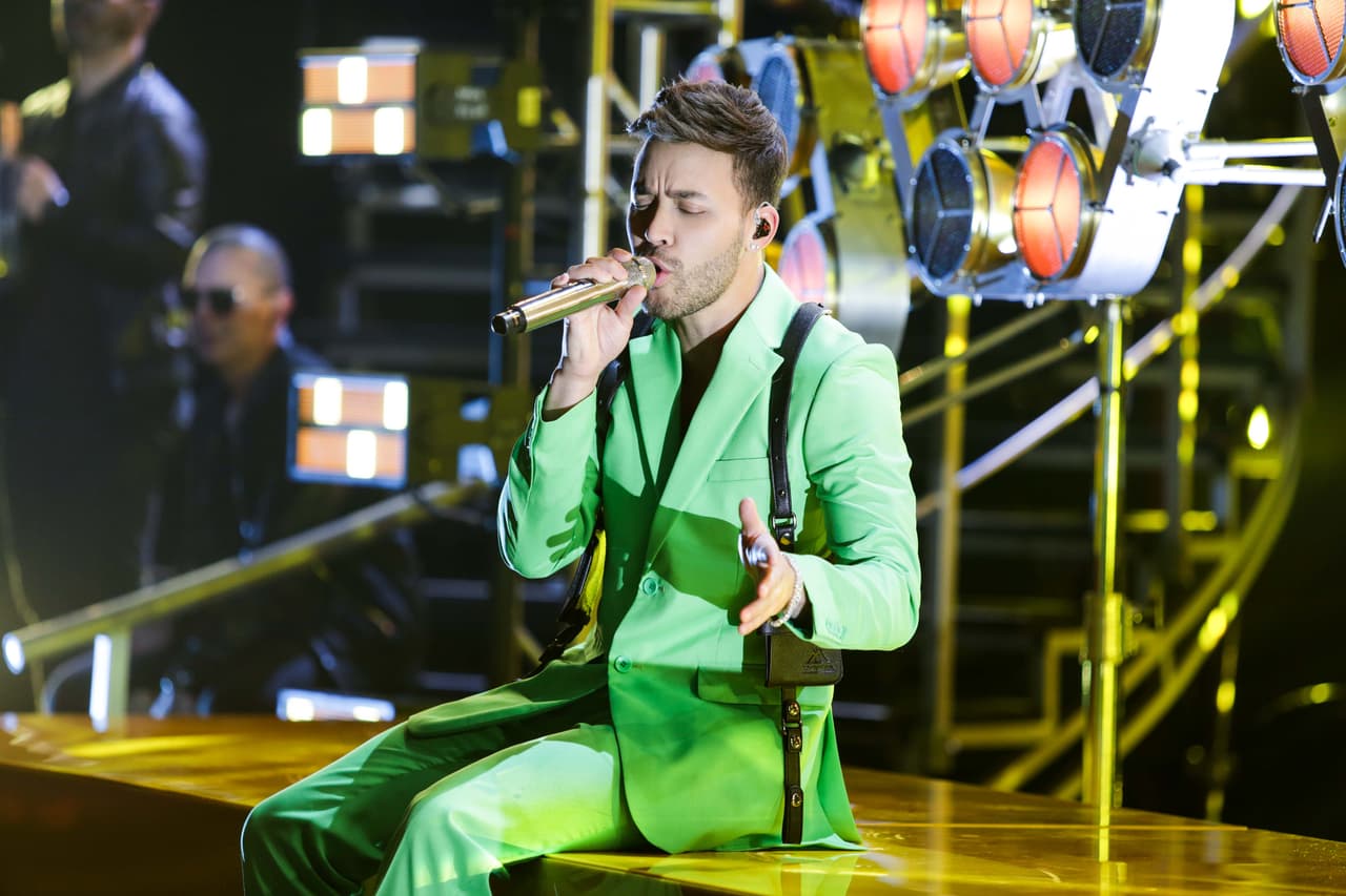 El segundo tema con el que deleitó al público de Mira Quién Baila fue 'Morir solo'.