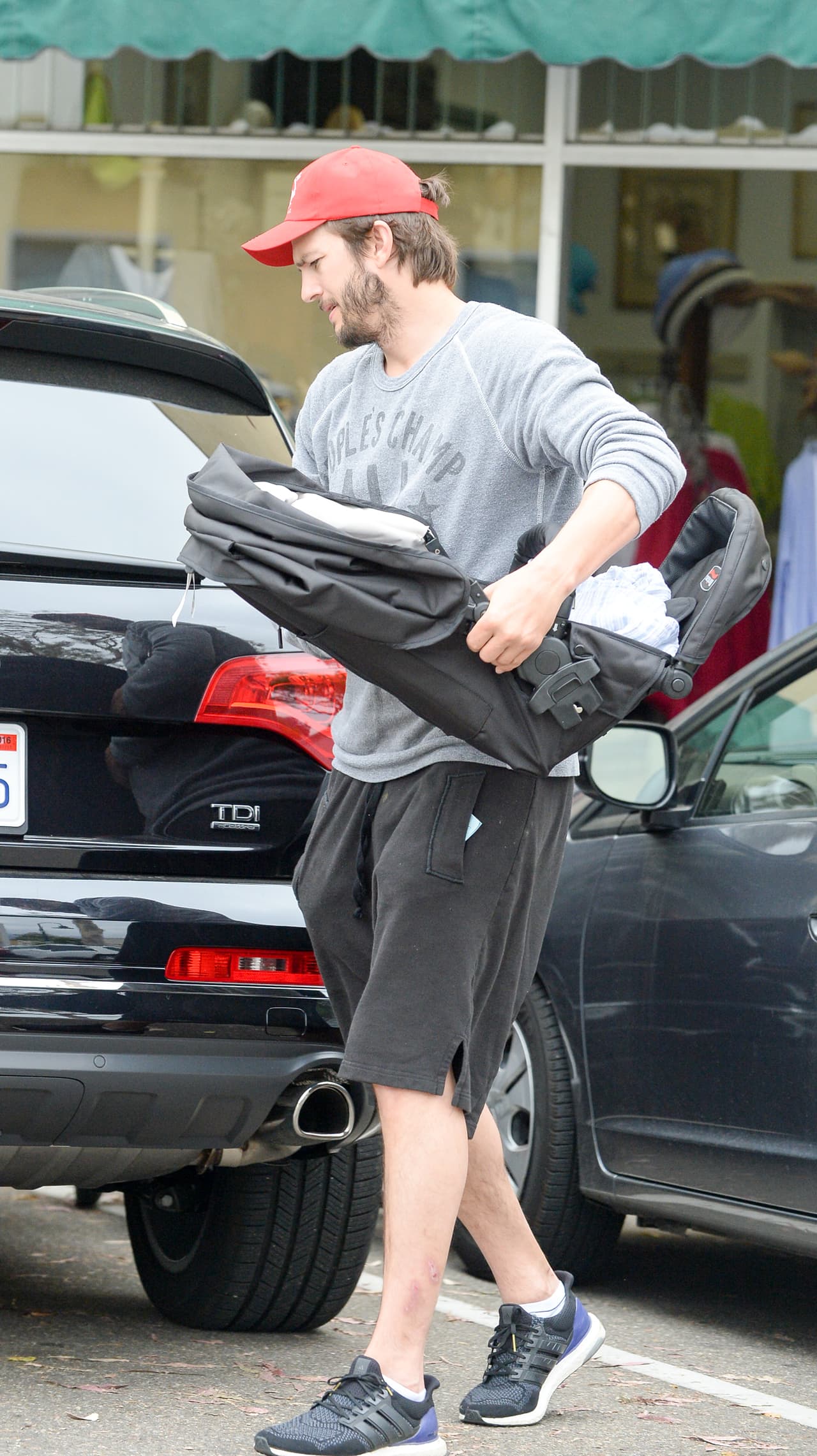 Ashton ha desmotrado ser un papi ejemplar.