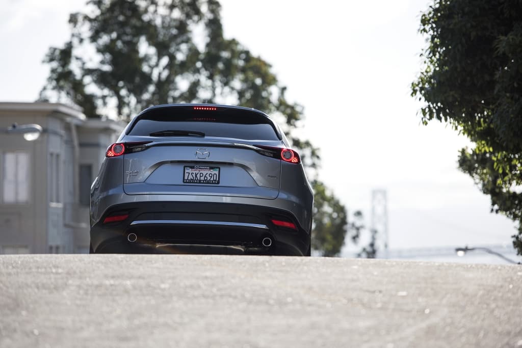 En CX-9 también se destaca su espacio de carga de hasta 70 pies cúbicos, cifra que lo ubica muy bien en el segmento.