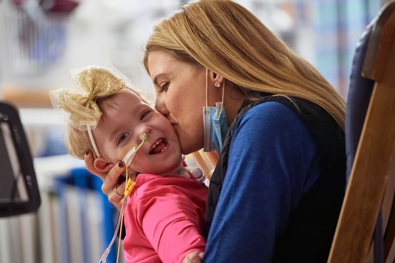 "Verlas con sus cuerpos propios –sus cuerpos son simplemente perfectos– fue asombroso.
<b> </b>Es simplemente indescriptible", señaló Maggie Altobelli, la madre.