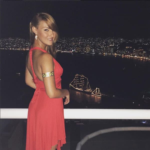 Cuando alguien la pretende, Jade busca cuatro características en un hombre.