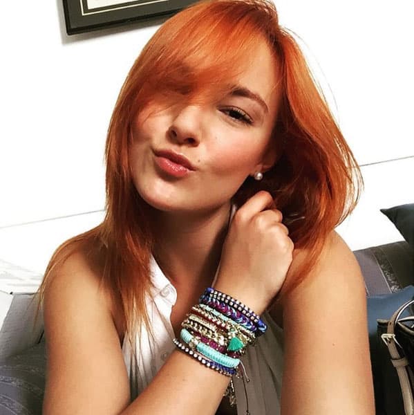 Le encanta que en una cita romántica le cocinen y que su pareja huela a loción.