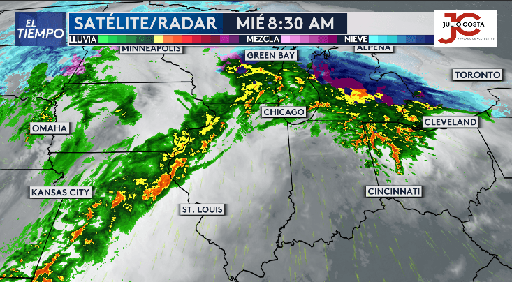 Un sistema de tormentas está avanzando hacia nuestra zona, afectando otros estados. El área de Chicago vio una primera ronda de tormentas durante la mañana, pero otra amenaza, más fuerte, se espera durante la tarde, explica nuestra meteoróloga María Elena Ponticiello.