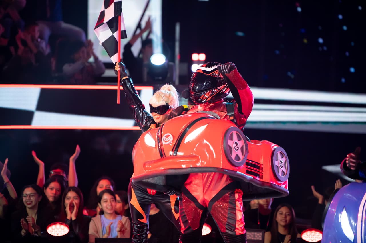 Los Carritos Chocones terminaron con la temperatura hasta arriba tras interpretar el tema ‘La Bebé’. Los investigadores apostaron a que los grupos Mercurio, Magneto o Menudo, podrían estar detrás.