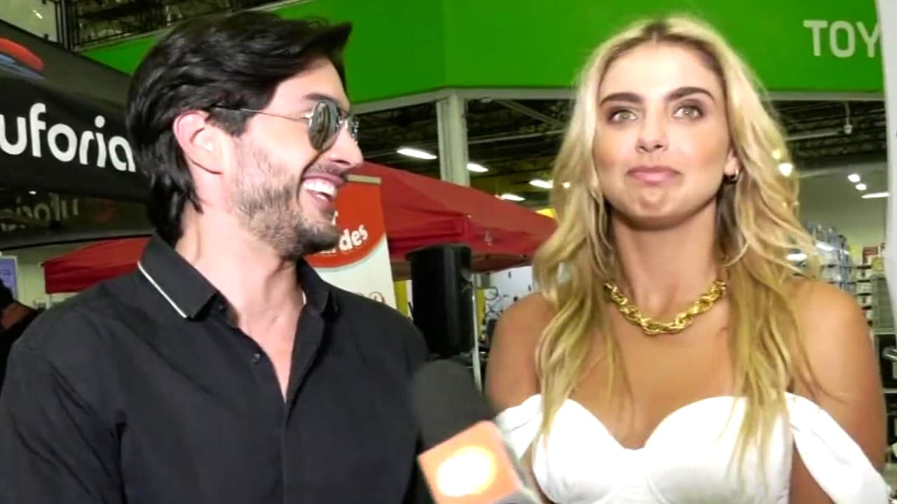 Michelle Renaud reacciona cuando Daniel Elbittar habla de su ropa interior