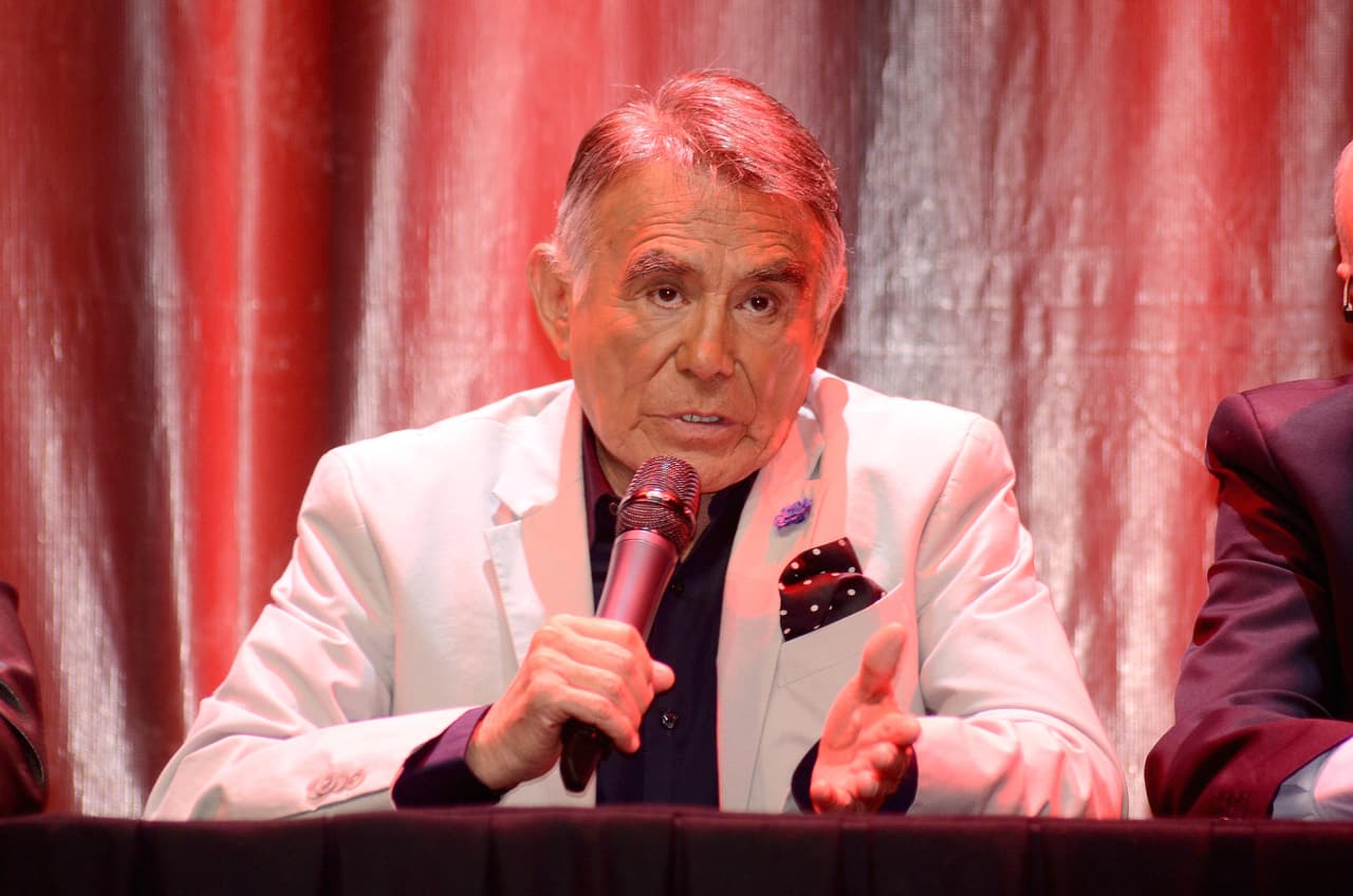 Tres días después de la cirugía el actor agradeció a los doctores por salvarle la vida y aseguró que a la muerte 
<b><a href="https://www.univision.com/shows/primer-impacto/a-la-muerte-no-le-tengo-miedo-dice-el-actor-hector-suarez-tras-salir-de-su-cuarta-operacion-por-cancer-video">no le tenía miedo</a></b> y estaba preparado para irse “en el momento que se lo pidiera Dios”.