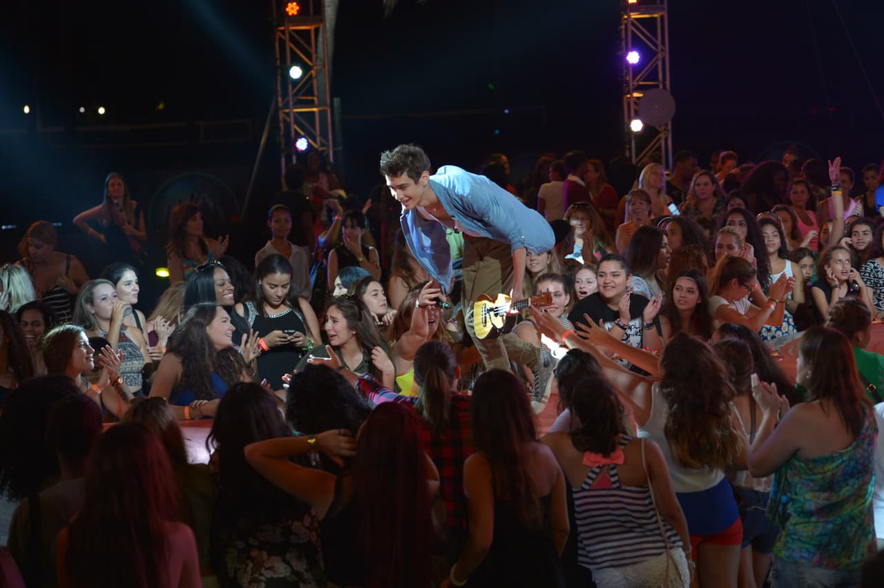 We are drooling over Sebastián. Lo que no tiene en peso, lo tiene en talento.