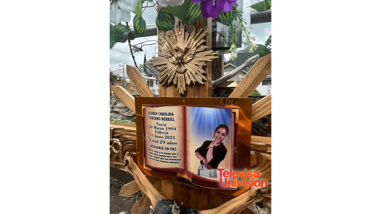 Cruz de Gloria Cházaro en panteón de Orizaba