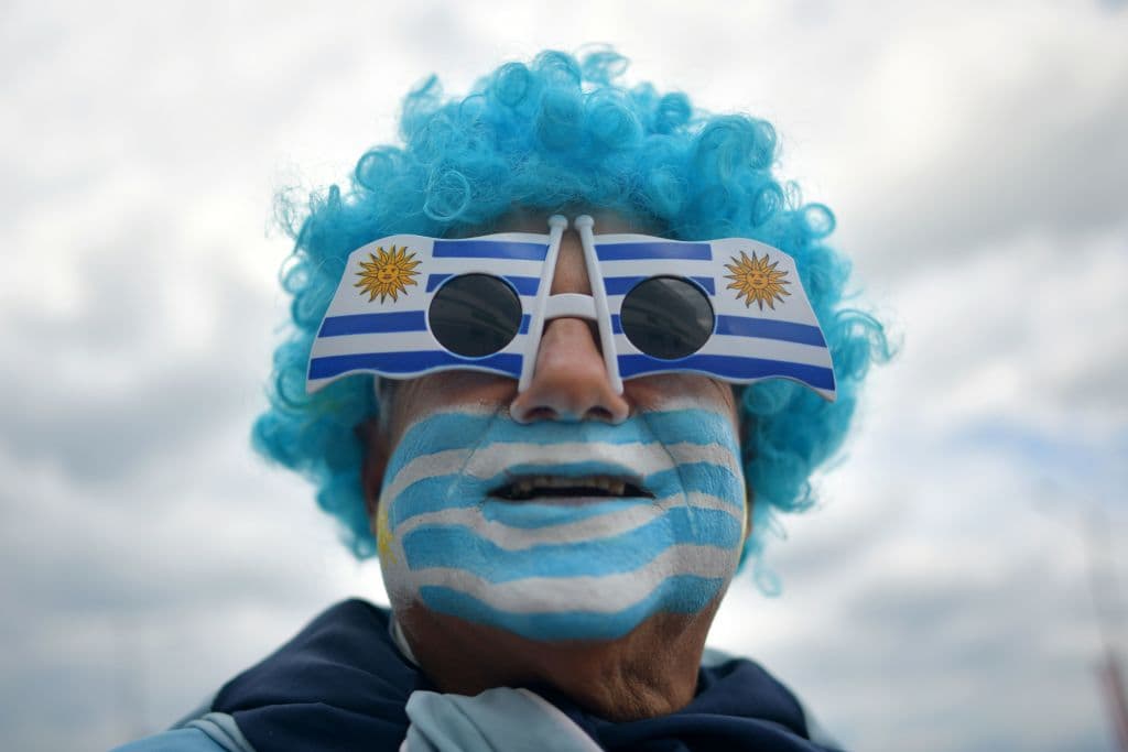 El colorido y los atuendos demostraron la alegría de los fanáticos en medio del duelo de cuartos de final entre Uruguay y Francia, en la lucha por un cupo a la semifinal del Mundial de Rusia 2018.