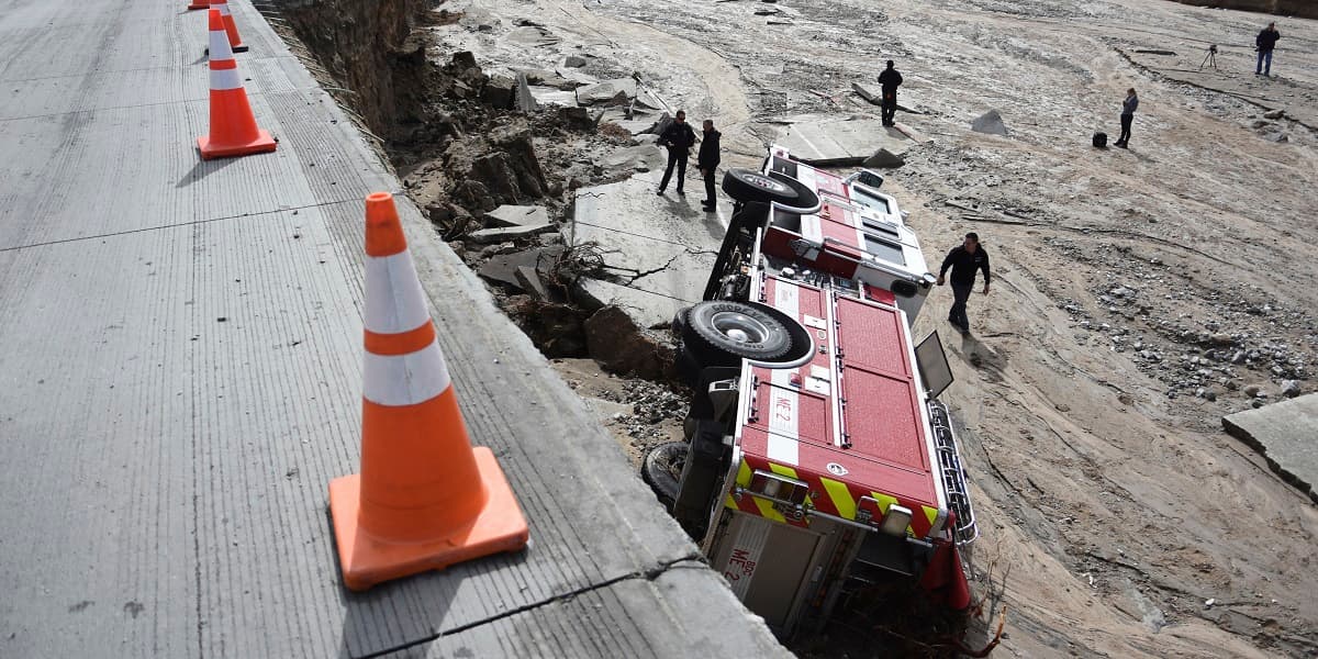 Muertes, accidentes, hundimientos y deslaves, saldo del fuerte aguacero en el sur de California