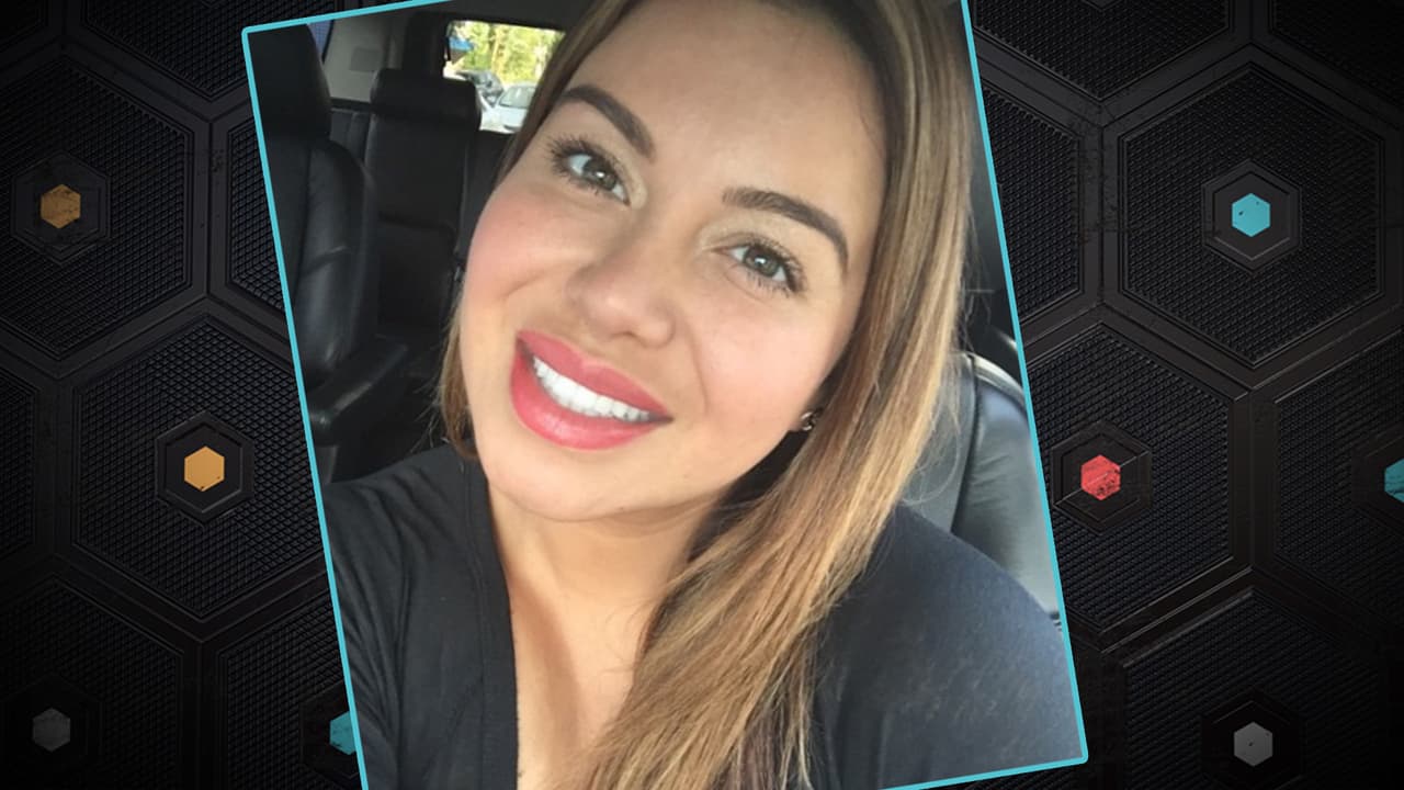 Chiquis es una profesional haciendo la pose del 'duck face' y subiendo las imágenes a sus redes. La razón es que además de ser fan No. 1 del maquillaje, promociona la colección de labiales de su línea de cosméticos Be Flawless. Los tienes en nude, fucsia, rojo y más, ella los modela todos.