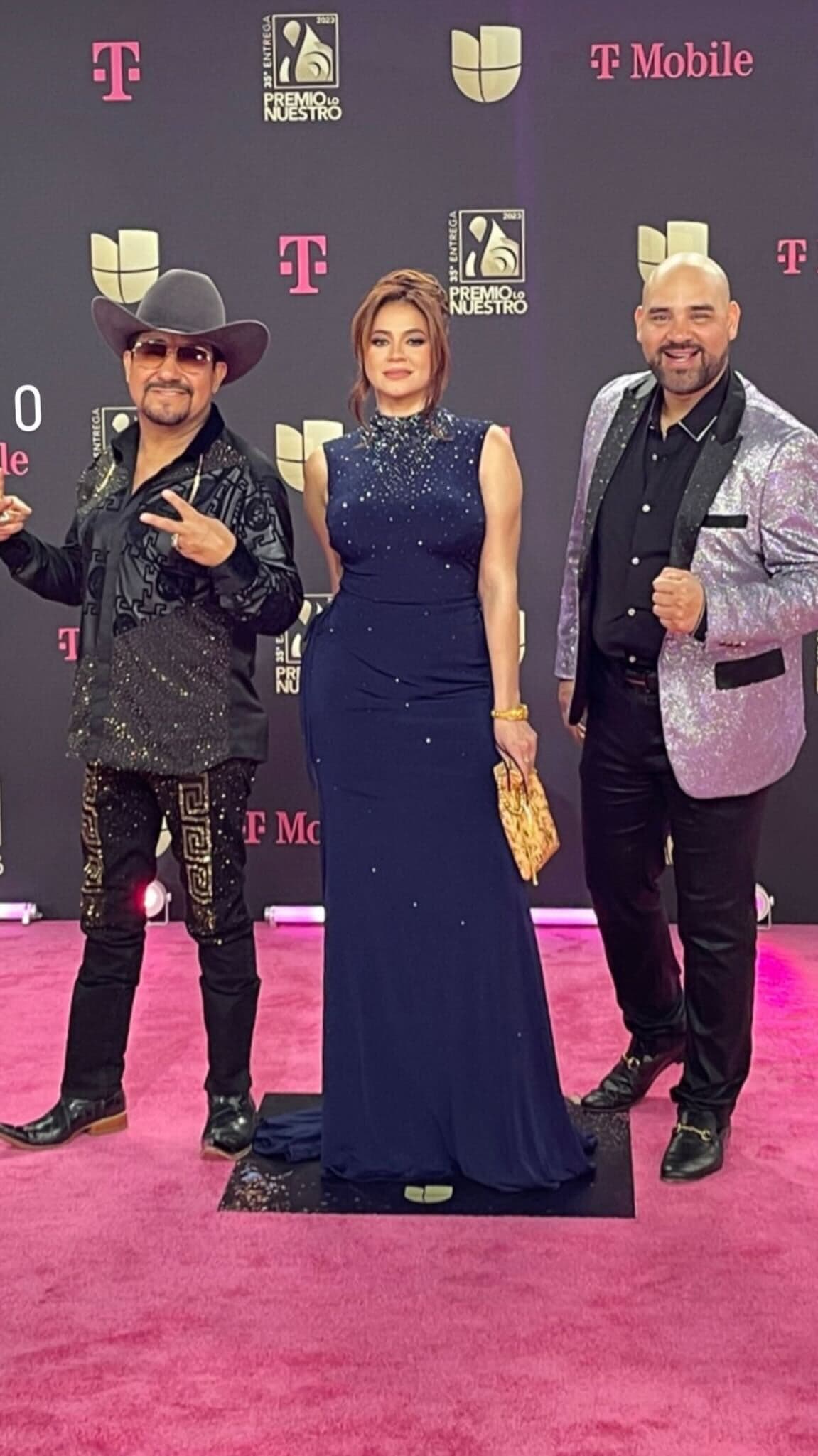 <b><a href="https://www.univision.com/temas/el-bueno-la-mala-y-el-feo">El Bueno, La Mala y El Feo</a></b> engalanaron la edición número 35 de la entrega de premios a la música de mayor trayetcoria en EEUU: 
<b><a href="https://www.univision.com/temas/premio-lo-nuestro">Premio Lo Nuestro</a></b>.