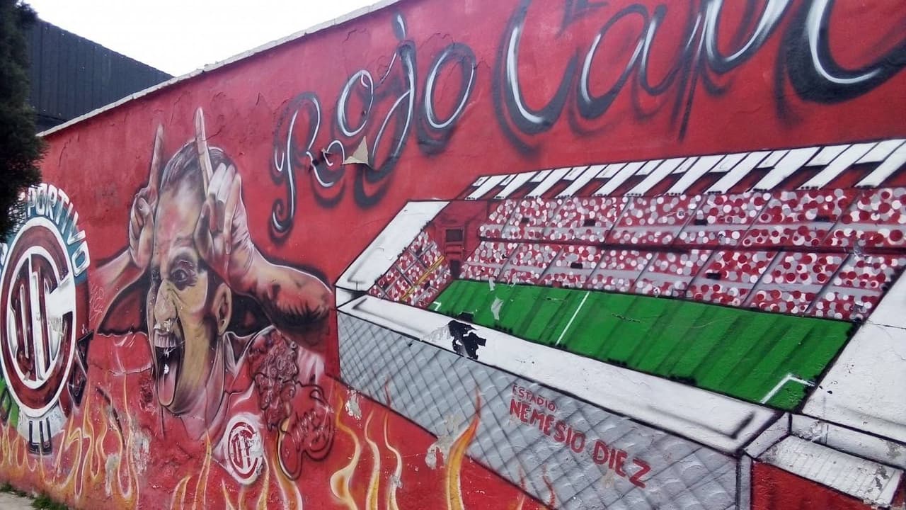 Frente a la Bombonera de Toluca un muro recuerda al 'Diablo Mayor', José Saturnino Cardozo.