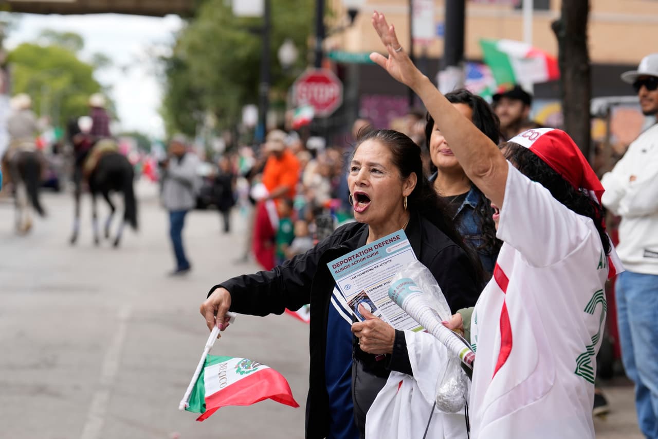 El desfile de Independencia de México sigue en pie en La Villita; piden no caer en provocaciones